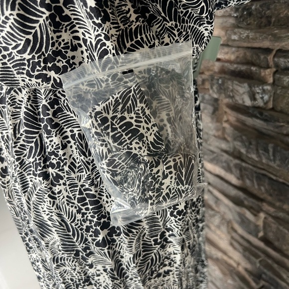 Talbots Black and White Sleeveless V-Neck Maxi Dress - Picture 7 of 10